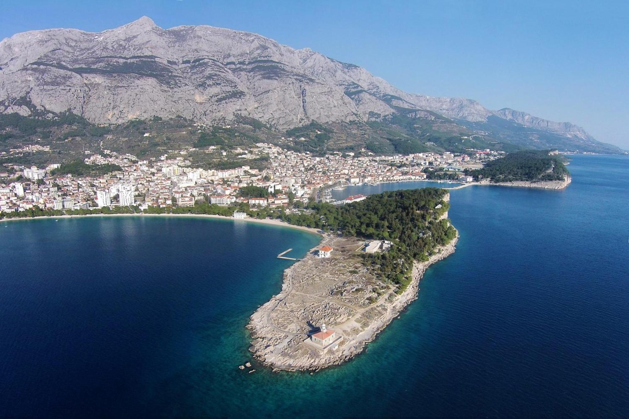 With A Parking Space - 20436 Makarska